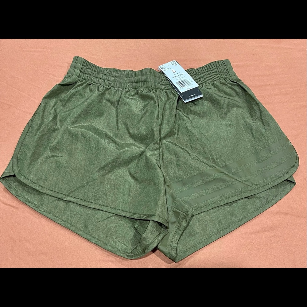 Ivy Park Peloton Wind Short Size Small New with Tags